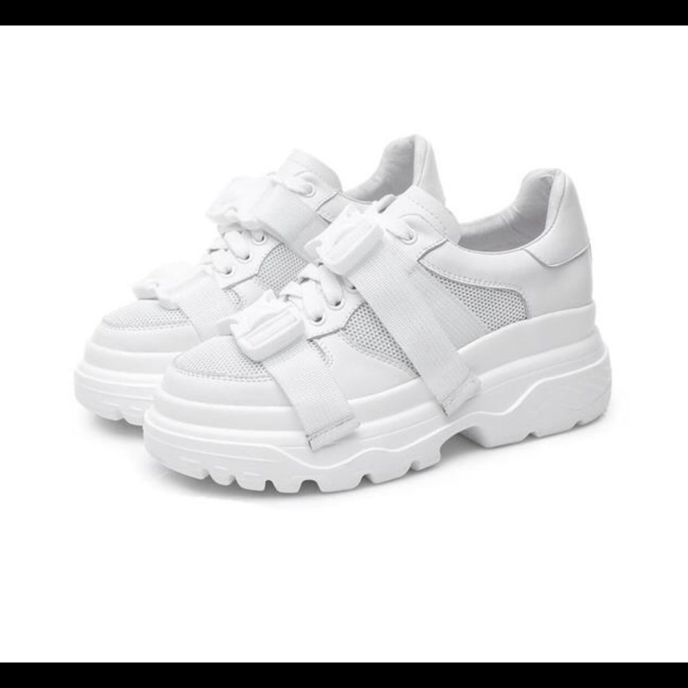 Chunky Tennis Shoes 👟